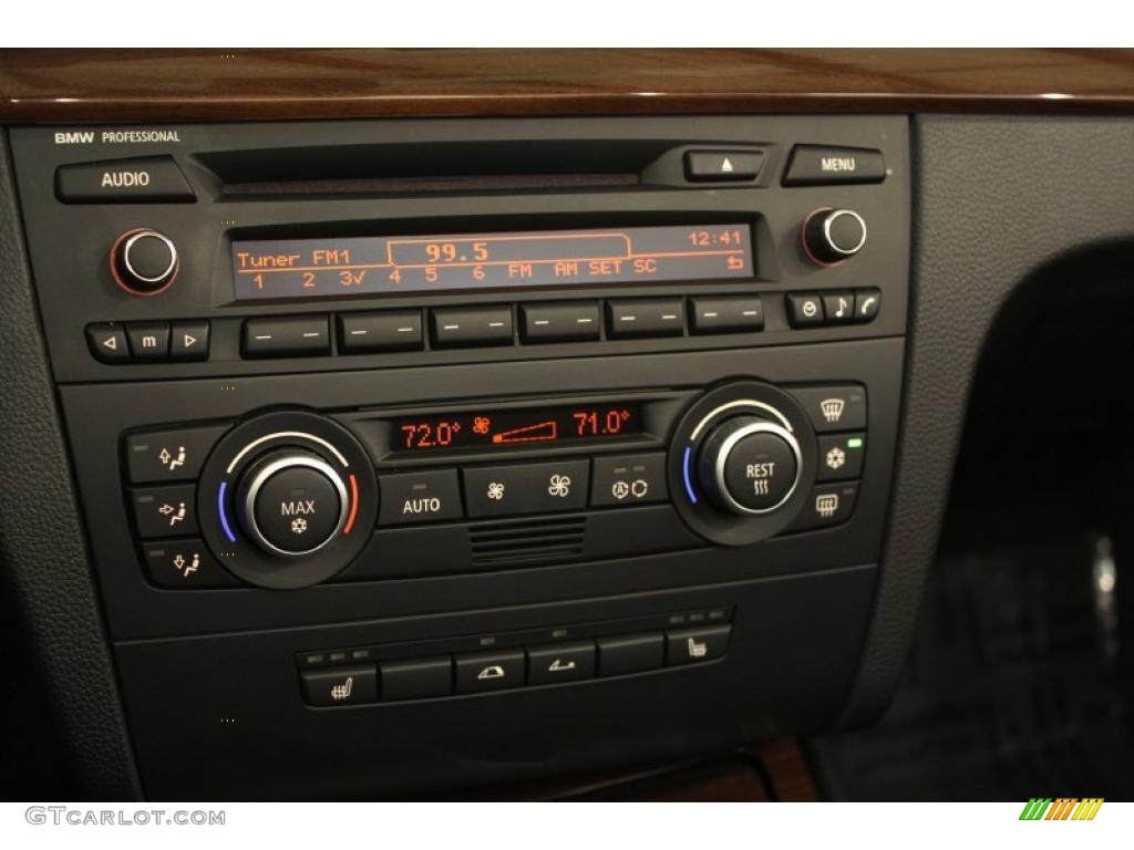 2009 BMW 1 Series 128i Convertible Controls Photo #49045896