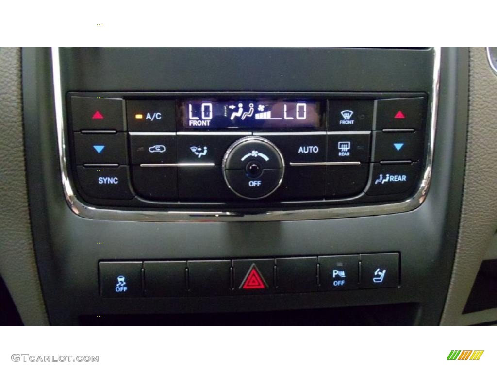 2011 Dodge Durango Express 4x4 Controls Photo #49046619