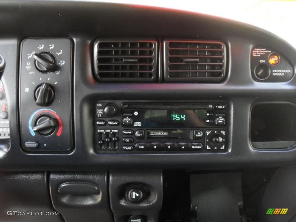 1999 Dodge Ram 1500 SLT Extended Cab Controls Photo #49049880