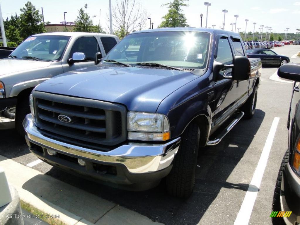 2004 F250 Super Duty XLT Crew Cab - Medium Wedgewood Blue Metallic / Medium Flint photo #4