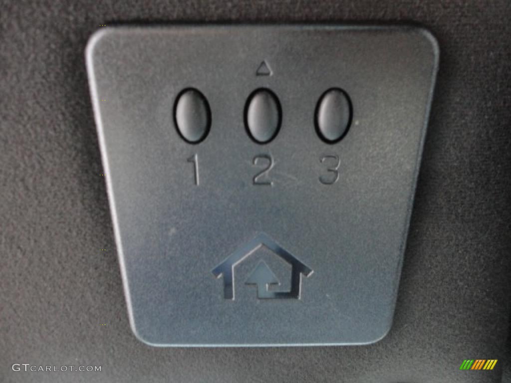 2011 Maserati GranTurismo S Automatic Controls Photo #49053164