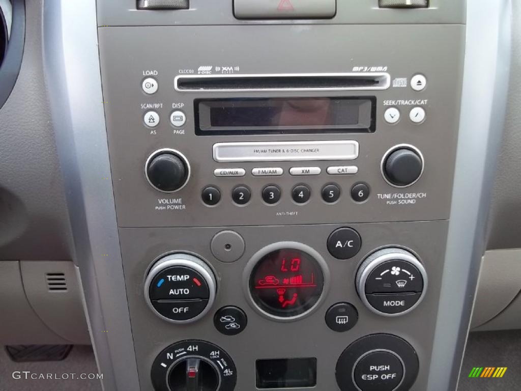 2008 Suzuki Grand Vitara Luxury 4x4 Controls Photo #49055856