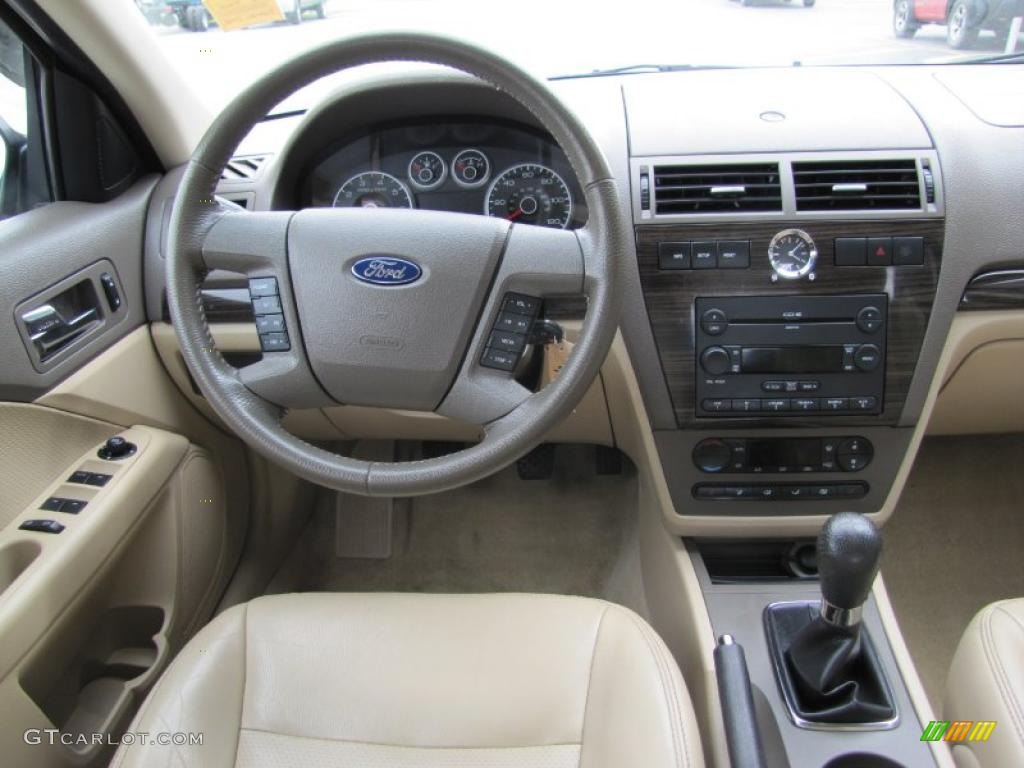 2006 Ford Fusion SEL Camel Dashboard Photo #49057310
