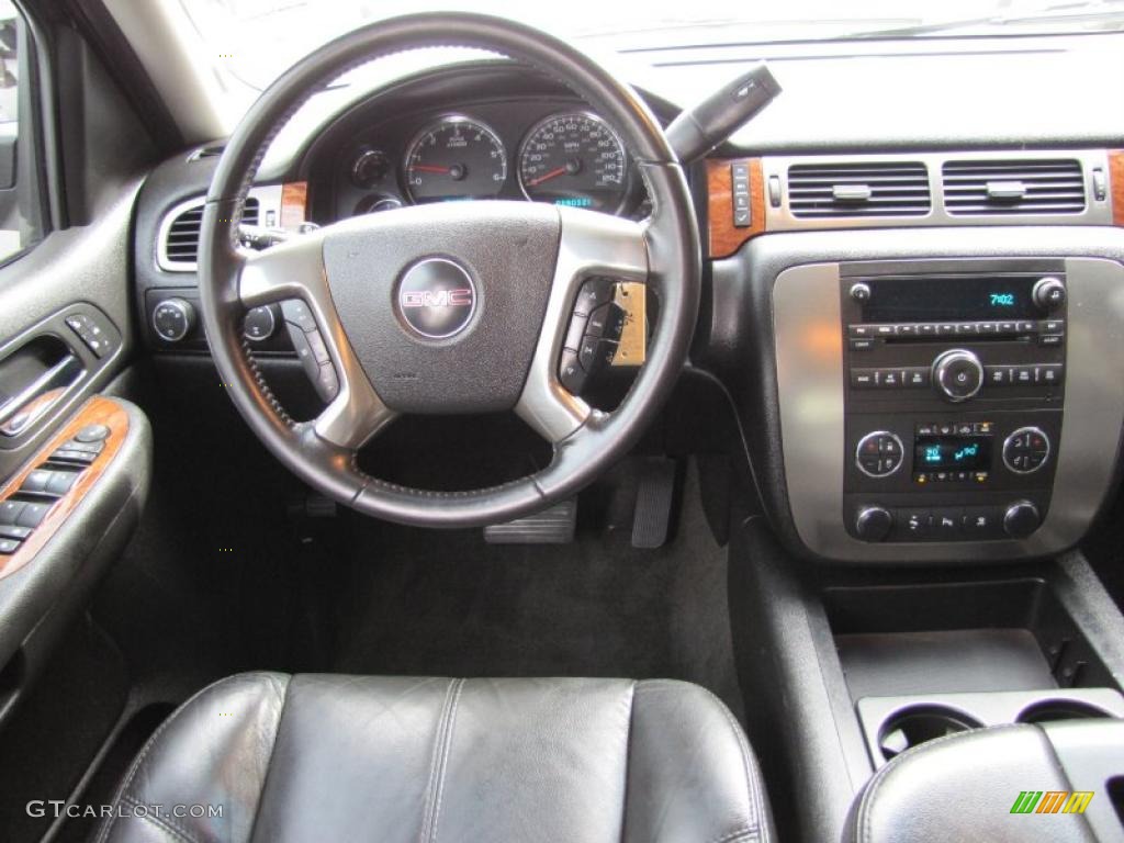 2007 GMC Yukon SLT 4x4 Ebony Black Dashboard Photo #49058231
