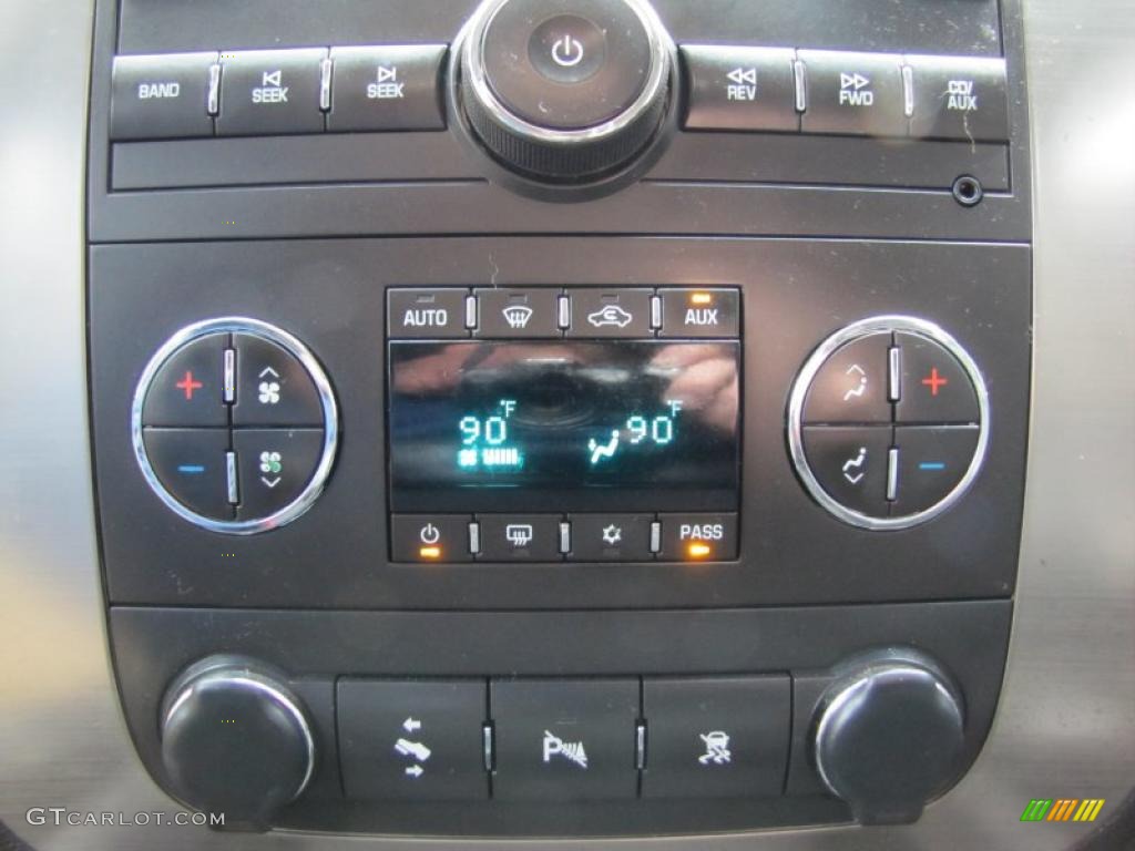 2007 GMC Yukon SLT 4x4 Controls Photo #49058408