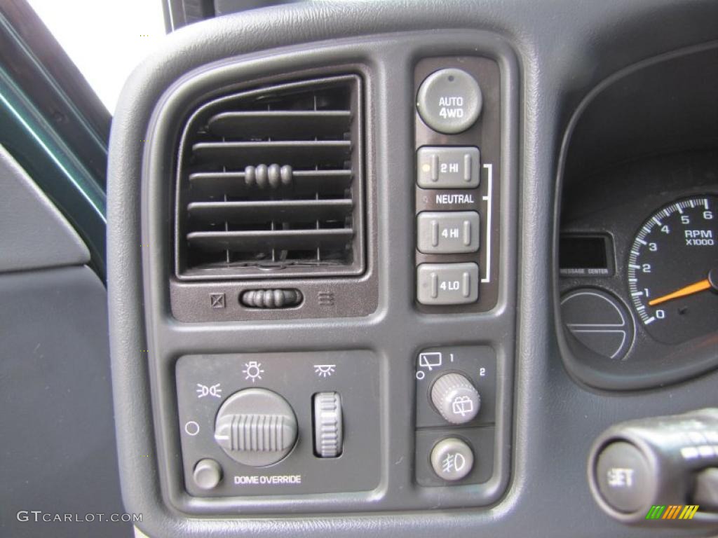 2002 Chevrolet Suburban 1500 Z71 4x4 Controls Photo #49058981