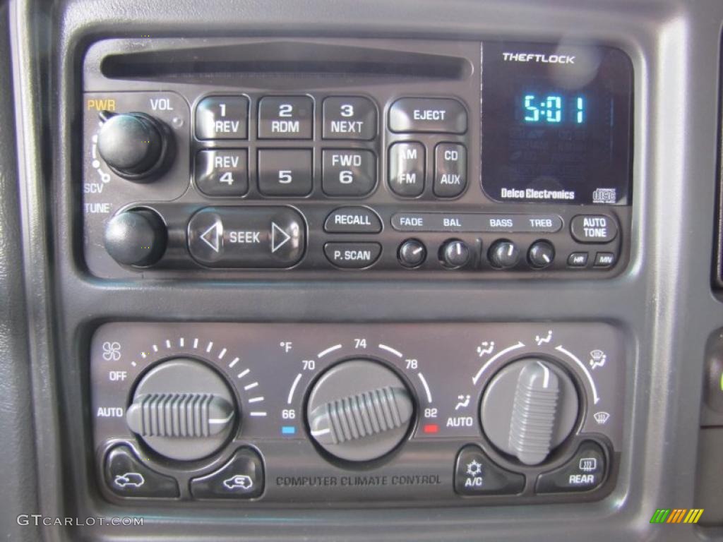 2002 Chevrolet Suburban 1500 Z71 4x4 Controls Photo #49059056