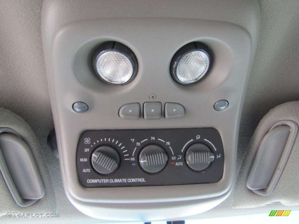 2002 Chevrolet Suburban 1500 Z71 4x4 Controls Photo #49059098