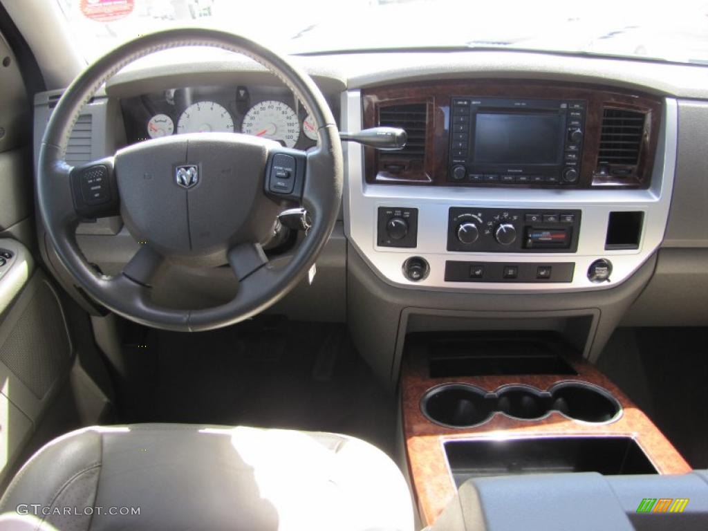 2008 Ram 1500 Laramie Quad Cab 4x4 - Bright White / Khaki photo #4