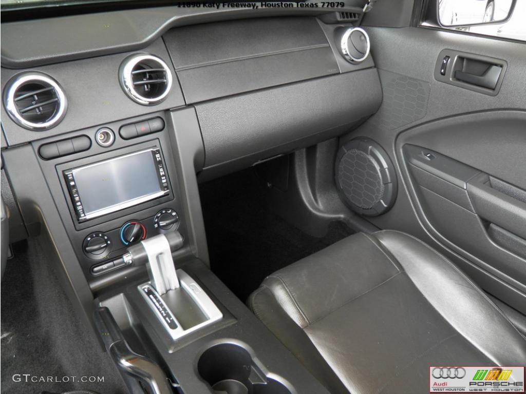 2005 Mustang V6 Premium Convertible - Black / Dark Charcoal photo #9