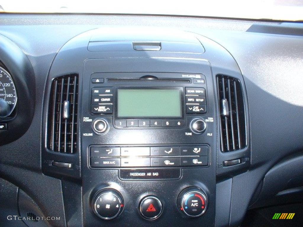 2009 Hyundai Elantra Touring Controls Photos
