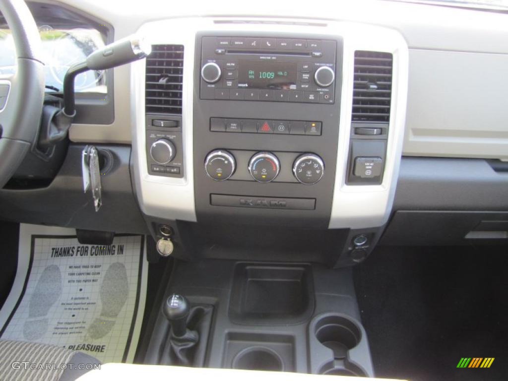 2011 Dodge Ram 2500 HD Power Wagon Crew Cab 4x4 Controls Photo #49065260