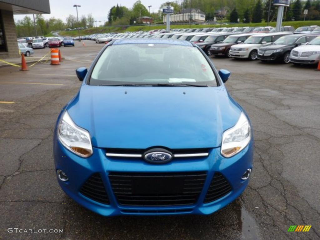 2012 Focus SE Sport 5-Door - Blue Candy Metallic / Two-Tone Sport photo #7