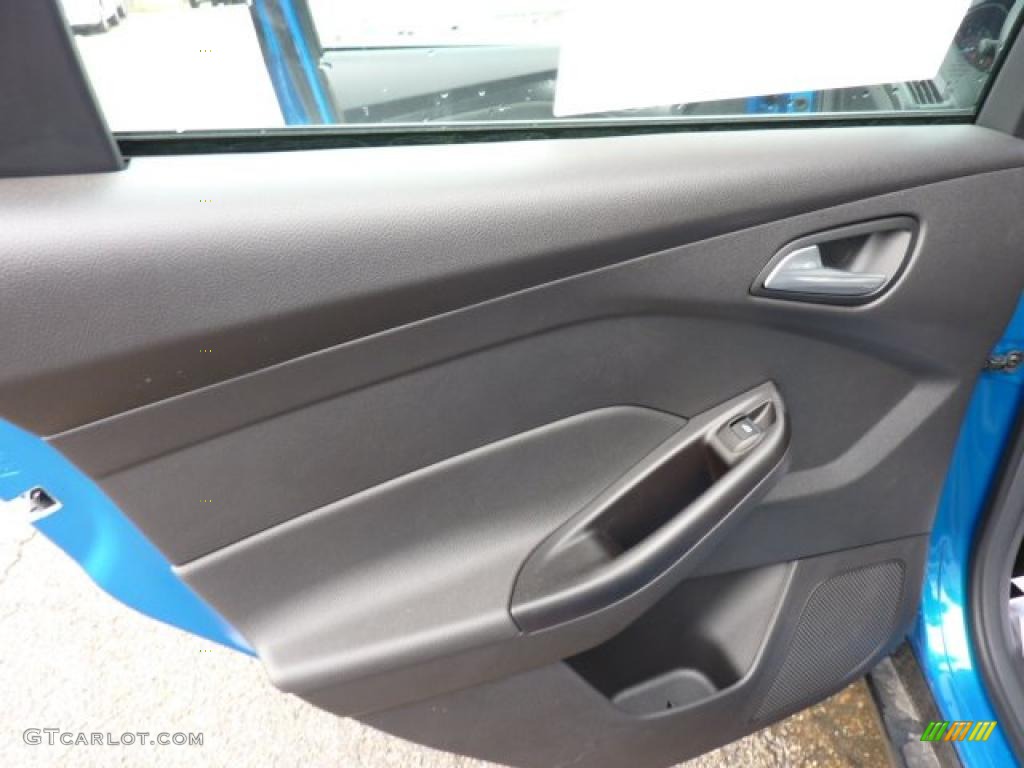 2012 Ford Focus SE Sport 5-Door Two-Tone Sport Door Panel Photo #49065383