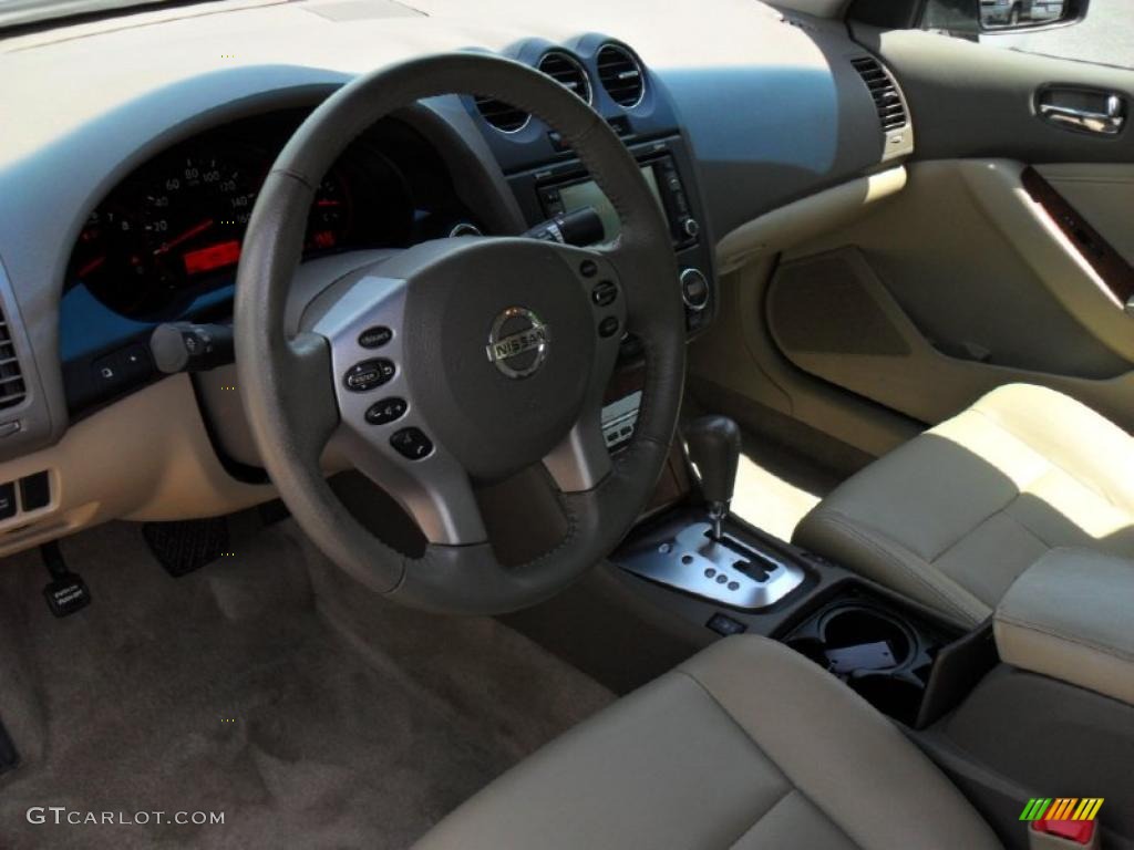 2008 Altima 3.5 SE - Majestic Blue Metallic / Blond photo #27