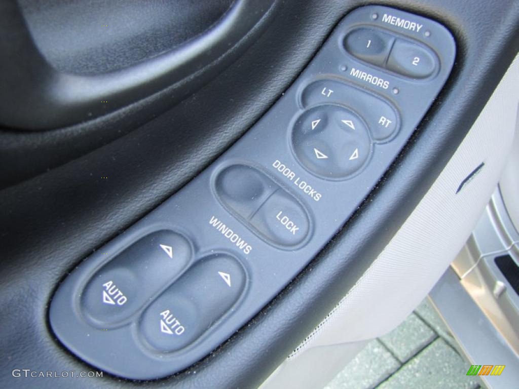 1999 Chevrolet Corvette Convertible Controls Photo #49067057