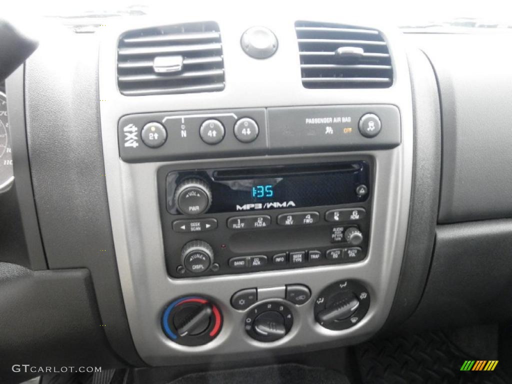 2011 GMC Canyon SLE Crew Cab 4x4 Controls Photo #49071989
