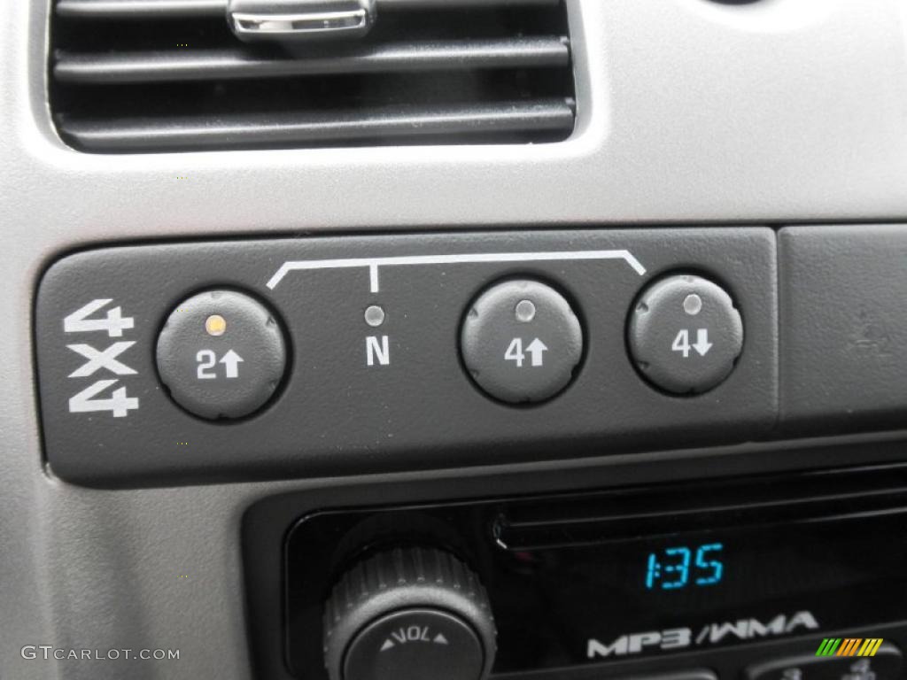 2011 GMC Canyon SLE Crew Cab 4x4 Controls Photo #49072034