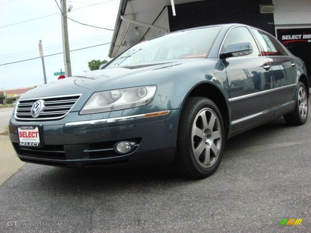 2004 Phaeton V8 4Motion Sedan - Waterworld Pearlescent / Anthracite photo #1