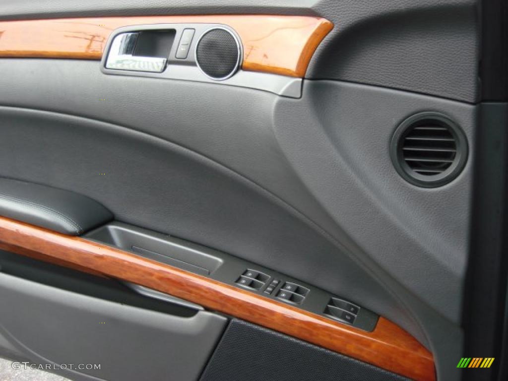 2004 Volkswagen Phaeton V8 4Motion Sedan Anthracite Door Panel Photo #49072427