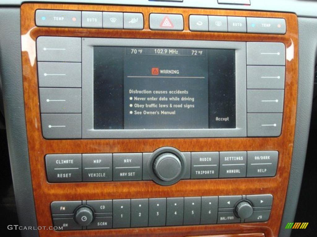 2004 Volkswagen Phaeton V8 4Motion Sedan Controls Photo #49072472