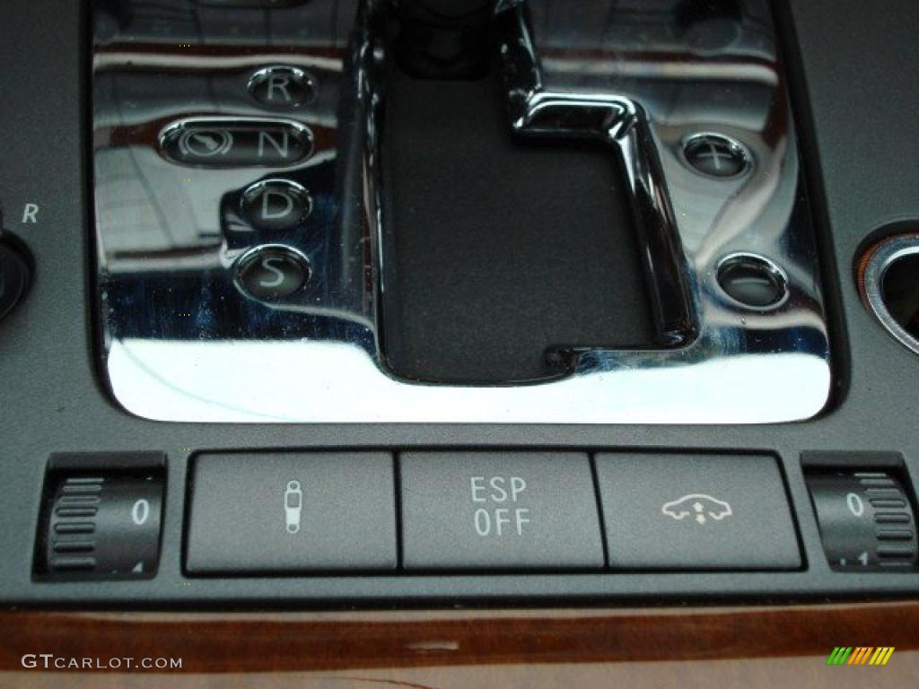 2004 Phaeton V8 4Motion Sedan - Waterworld Pearlescent / Anthracite photo #20