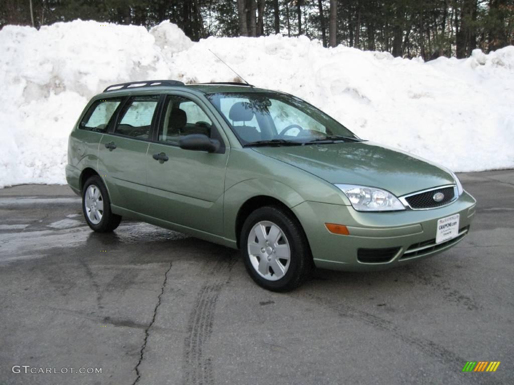 2007 Focus ZXW SE Wagon - Kiwi Green Metallic / Dark Pebble/Light Pebble photo #1