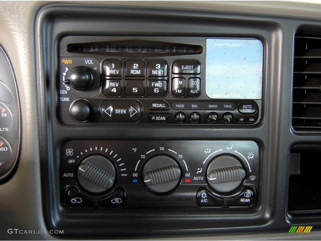 2002 GMC Sierra 2500HD SLT Crew Cab 4x4 Controls Photo #49075916