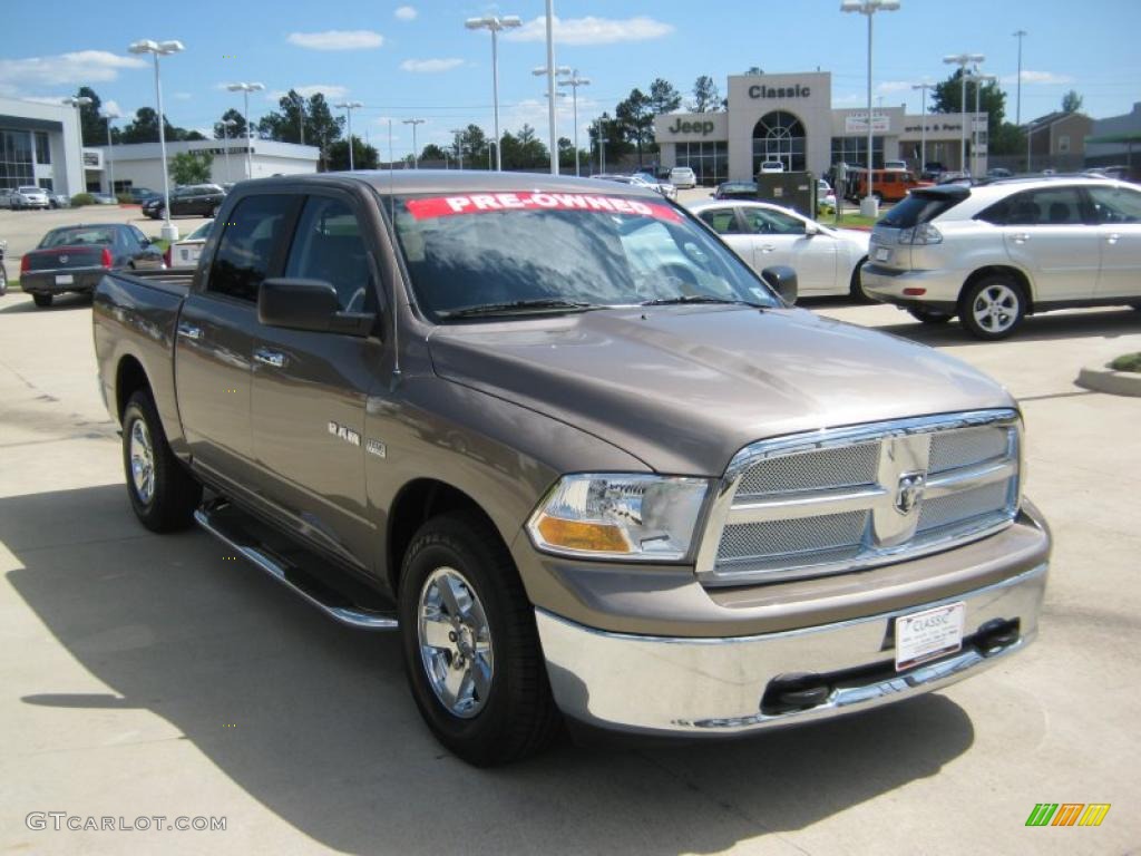 2010 Ram 1500 SLT Crew Cab - Austin Tan Pearl / Light Pebble Beige/Bark Brown photo #7