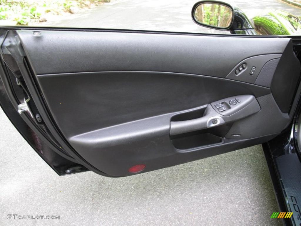 2005 Chevrolet Corvette Convertible Ebony Door Panel Photo #49078430