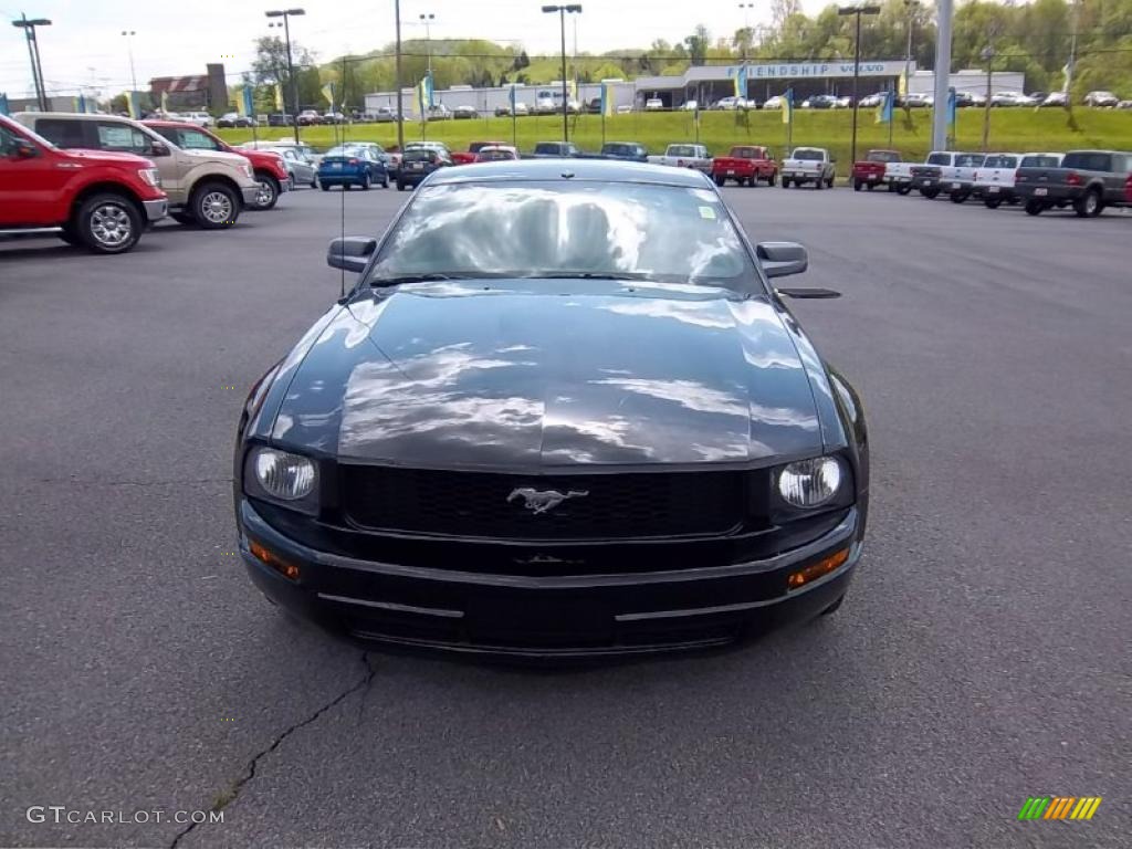 2007 Mustang V6 Deluxe Coupe - Black / Dark Charcoal photo #3