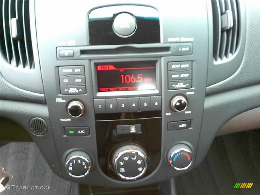 2011 Kia Forte EX Controls Photo #49088613