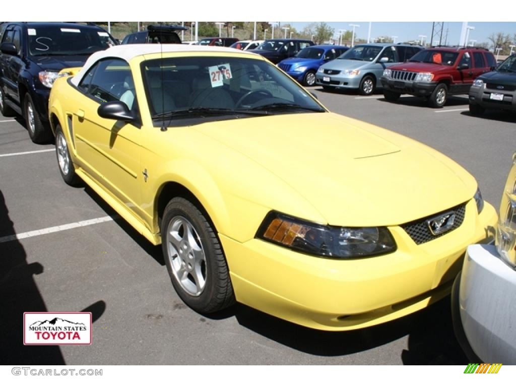 2003 Mustang V6 Convertible - Zinc Yellow / Dark Charcoal photo #1