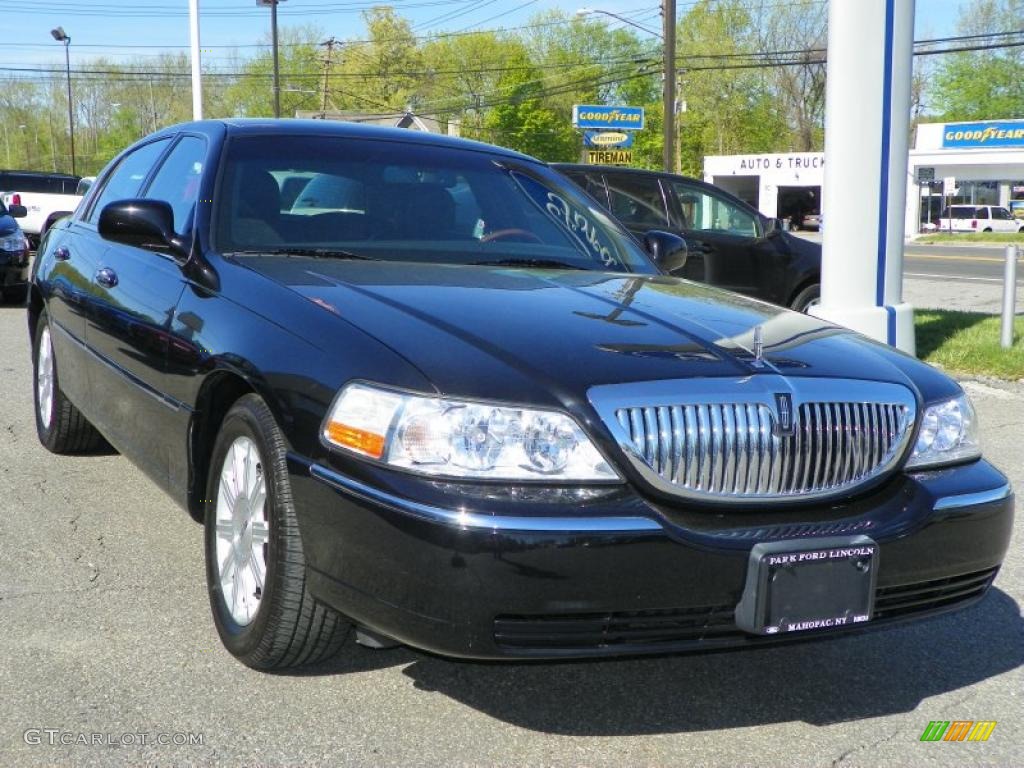 Black 2010 Lincoln Town Car Signature Limited Exterior Photo #49095296