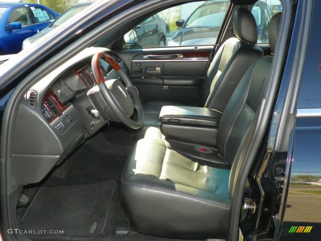 Black Interior 2010 Lincoln Town Car Signature Limited Photo #49095359