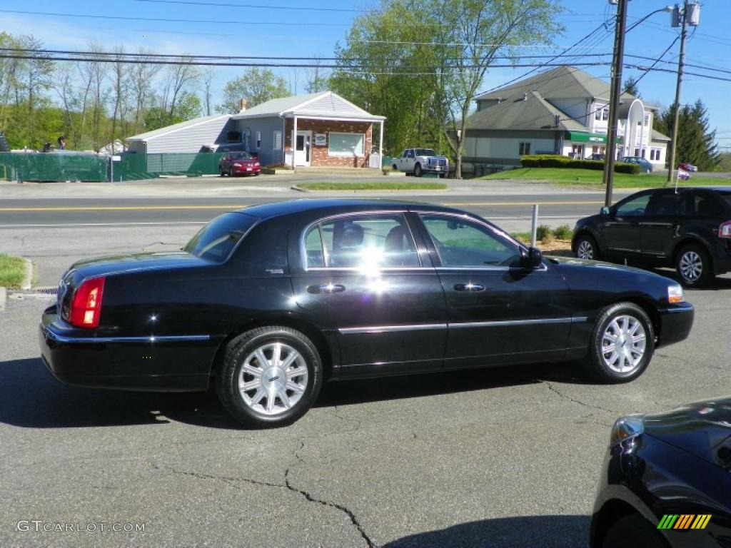Black 2010 Lincoln Town Car Signature Limited Exterior Photo #49095548