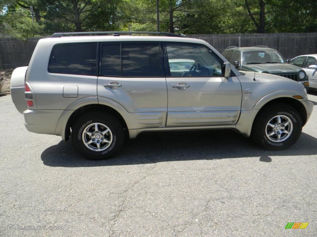 2002 Montero Limited 4x4 - Sudan Beige Metallic / Tan photo #2