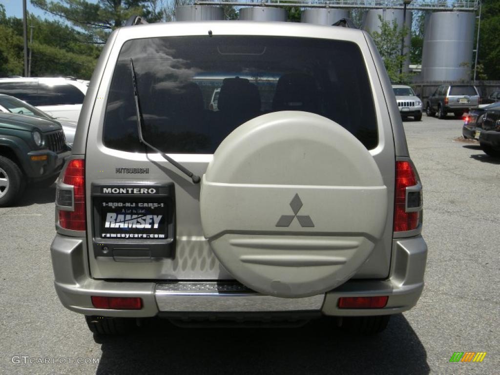 2002 Montero Limited 4x4 - Sudan Beige Metallic / Tan photo #7