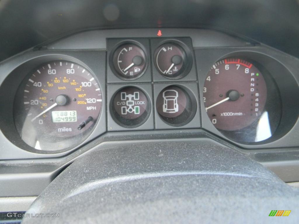 2002 Montero Limited 4x4 - Sudan Beige Metallic / Tan photo #16