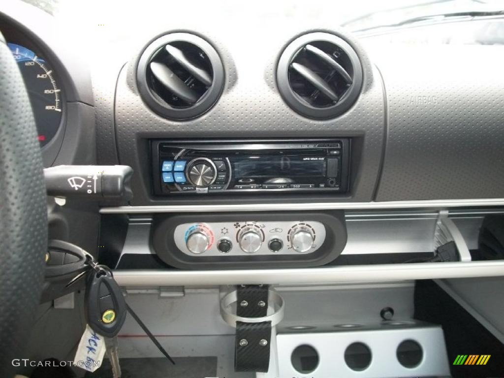 2011 Lotus Elise R Controls Photo #49100975