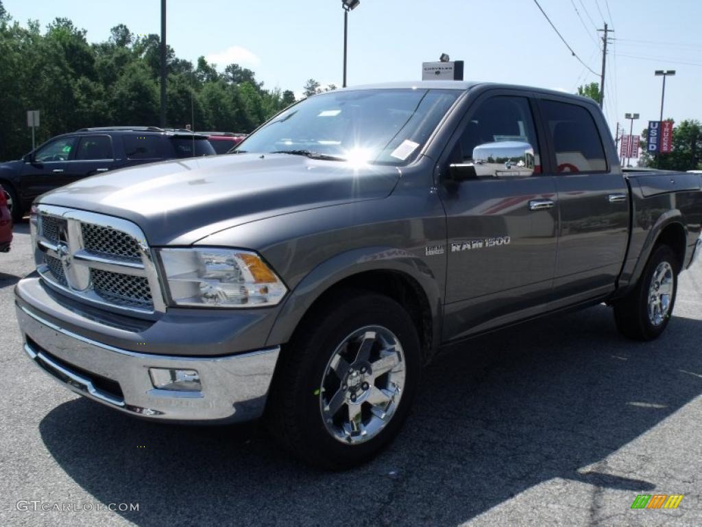 2011 Ram 1500 Laramie Crew Cab 4x4 - Mineral Gray Metallic / Dark Slate Gray photo #3