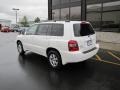 Super White - Highlander V6 4WD Photo No. 29