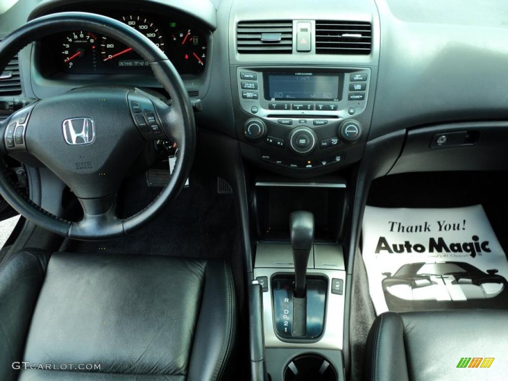 2006 Accord EX V6 Coupe - Nighthawk Black Pearl / Black photo #25