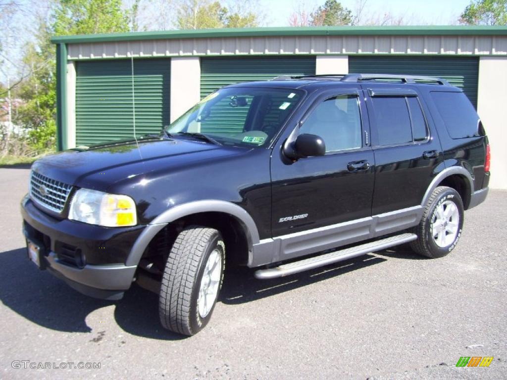 2004 Explorer XLT 4x4 - Black / Graphite photo #1