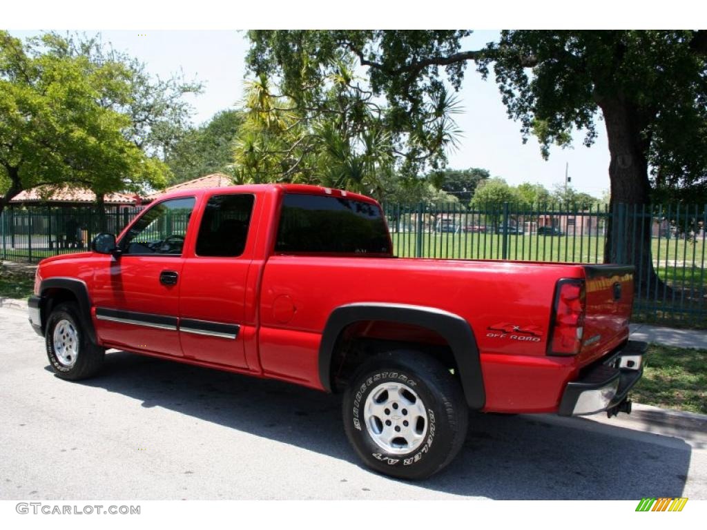 2004 Silverado 1500 LS Extended Cab 4x4 - Victory Red / Medium Gray photo #5