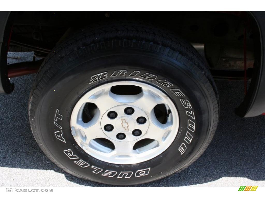 2004 Silverado 1500 LS Extended Cab 4x4 - Victory Red / Medium Gray photo #24