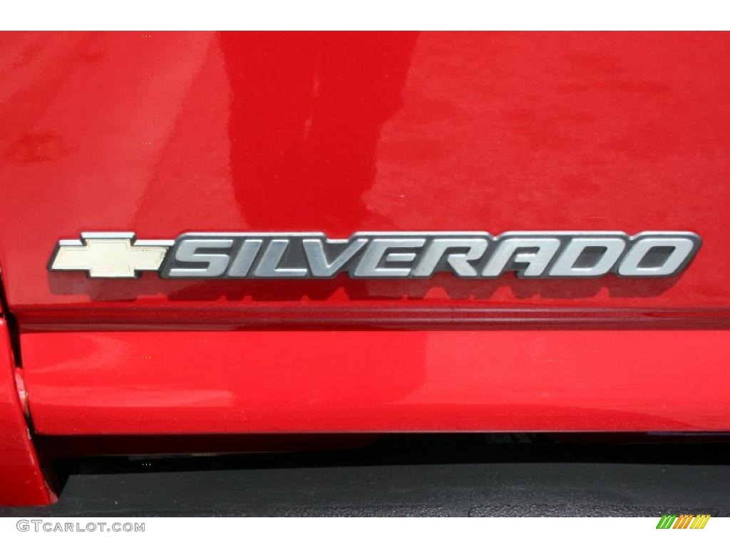 2004 Silverado 1500 LS Extended Cab 4x4 - Victory Red / Medium Gray photo #48