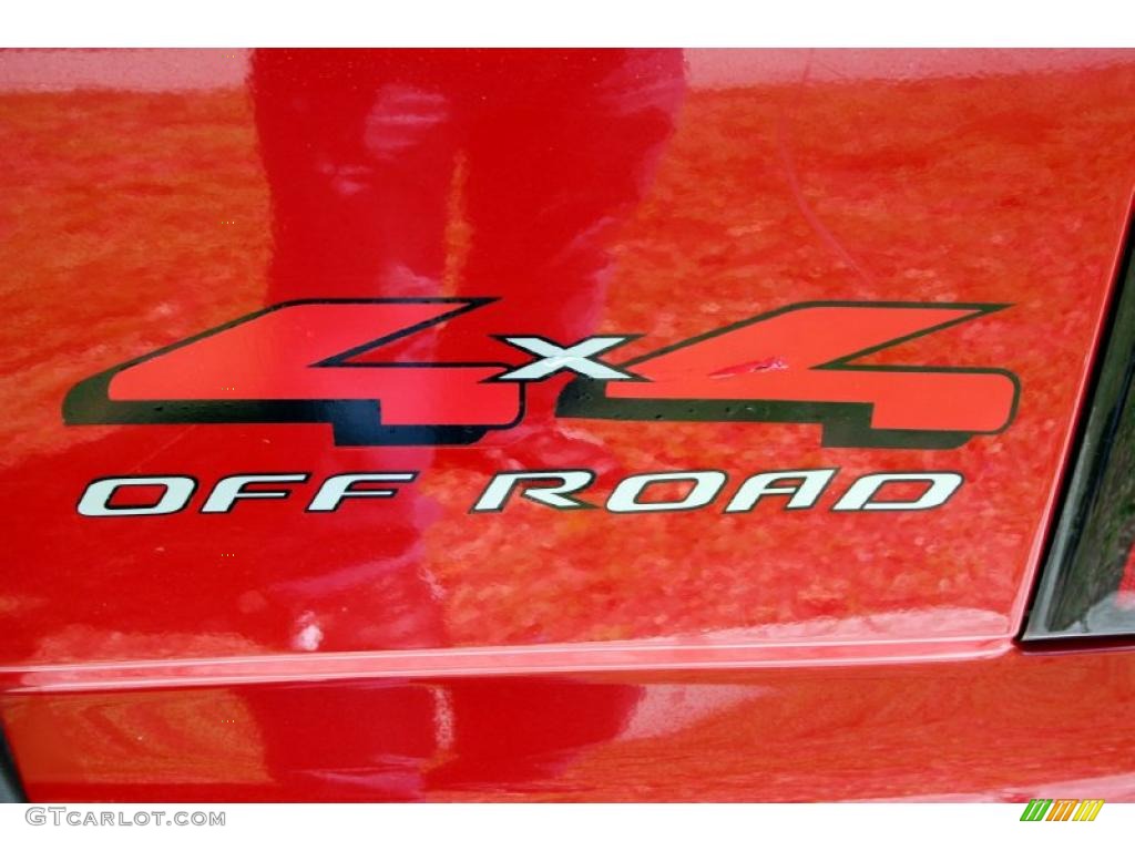 2004 Silverado 1500 LS Extended Cab 4x4 - Victory Red / Medium Gray photo #69