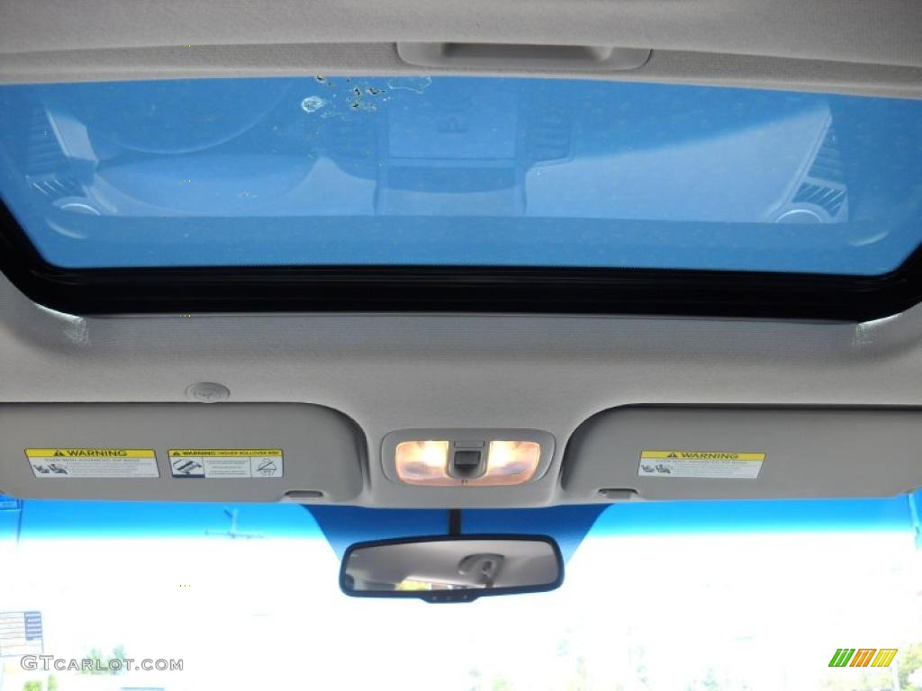 2010 Kia Soul + Sunroof Photos