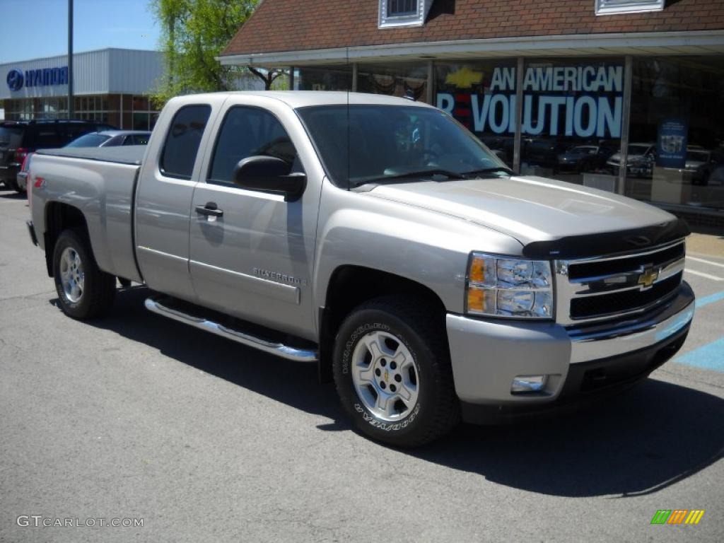 Silver Birch Metallic Chevrolet Silverado 1500